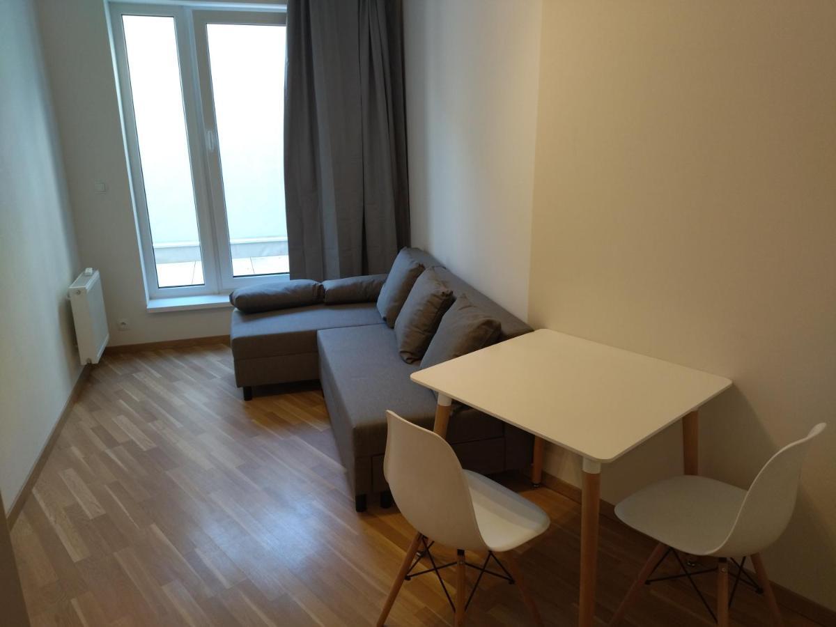 Brand New Two Room Apartment #34 With Free Secure Parking In The Center Prague Exterior photo